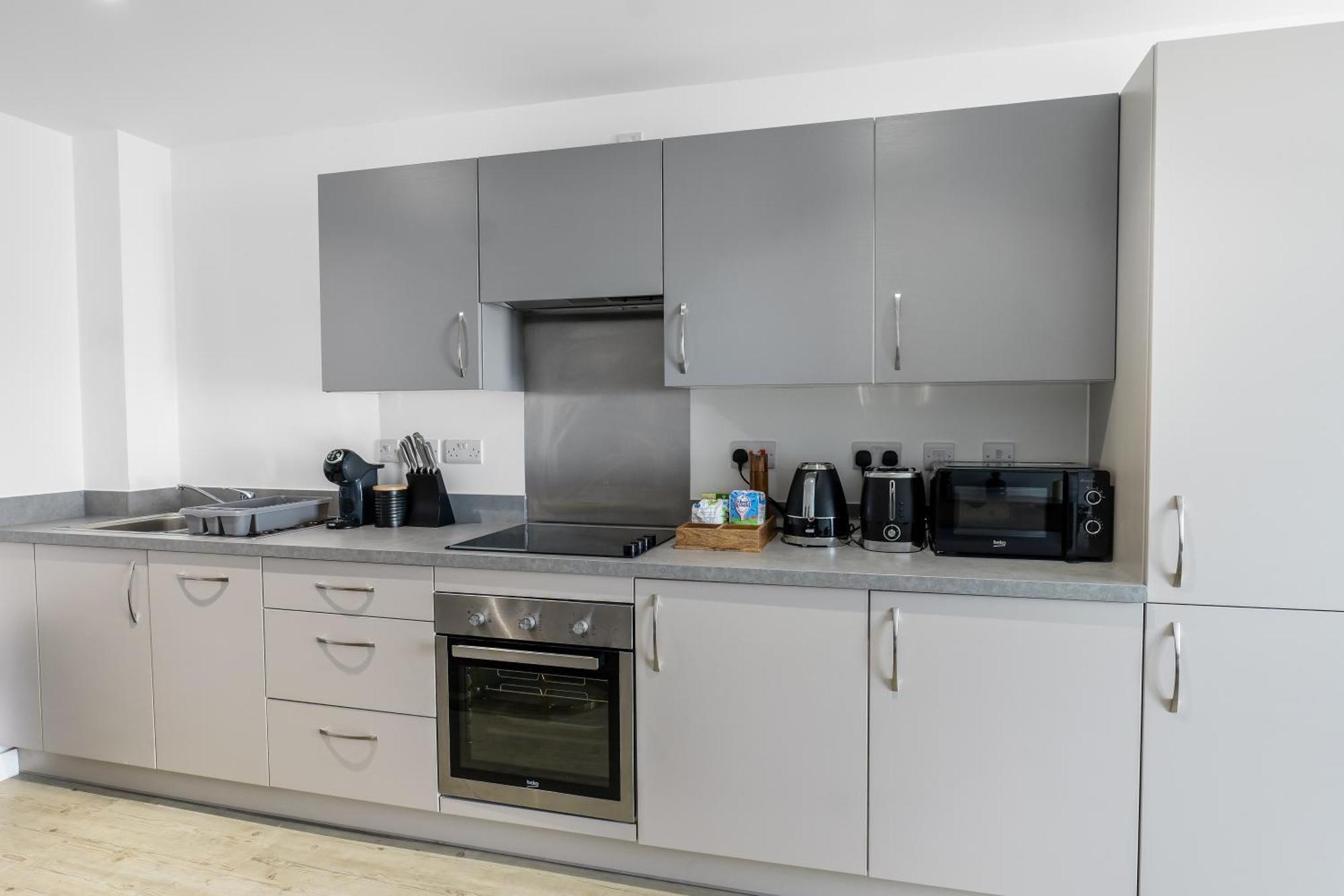 High Rise 2 Bedroom & 2 Bath Apartment With Parking, Balcony & Amazing View マンチェスター エクステリア 写真
